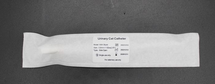 Катетер для котів уретральний атравмат. зі стилетом 0,8130 мм. 
