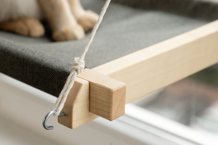 Гамак-ліжко Віконний 4327 см. Коричневе дерево, сіра тканина