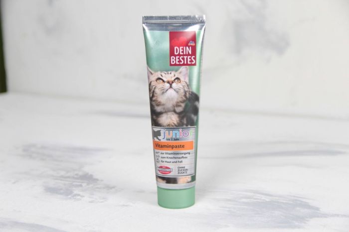 Паста вітамінна Dein Bestes Junior для кошенят 100г 