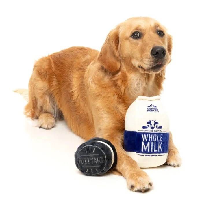 Набір м'яких іграшок для собак FuzzYard Молоко з печивом