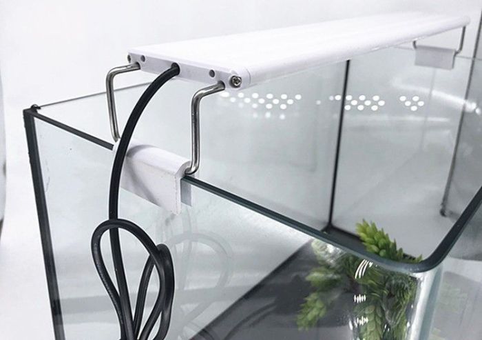 LED-світильник для акваріума Quanlong в чорному корпусі 80 см