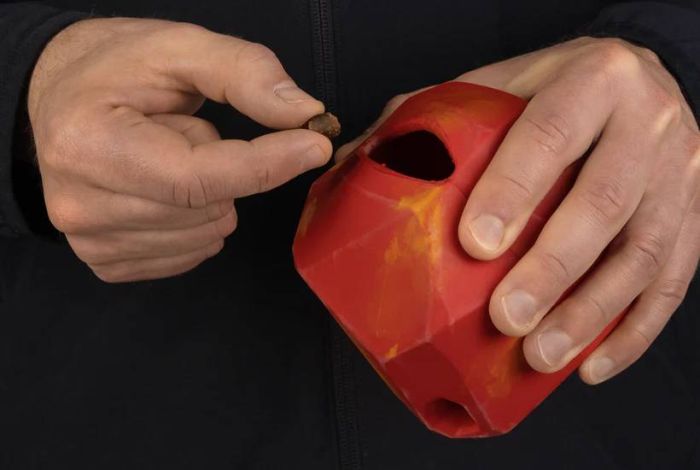 Іграшка для собак Ruffwear Gnawt-a-Rock™ Червоний