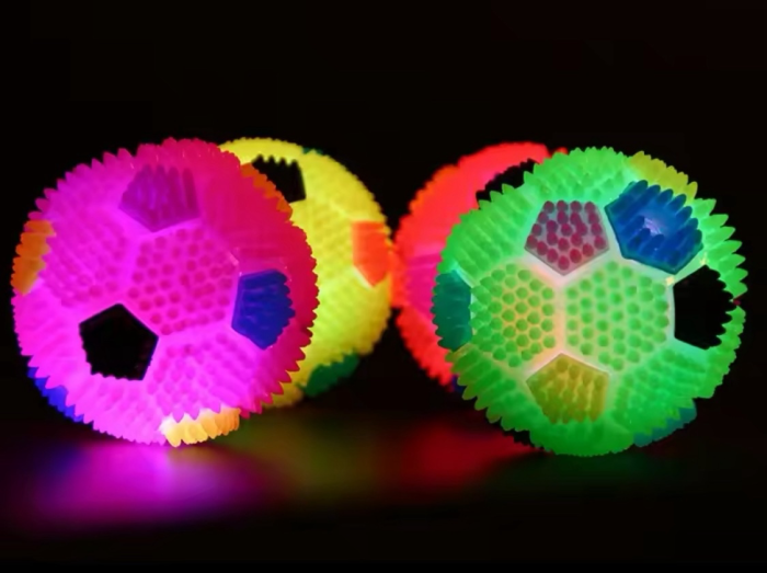 Мяч футбольний, світиться від поштовху,  НР-039 6 см