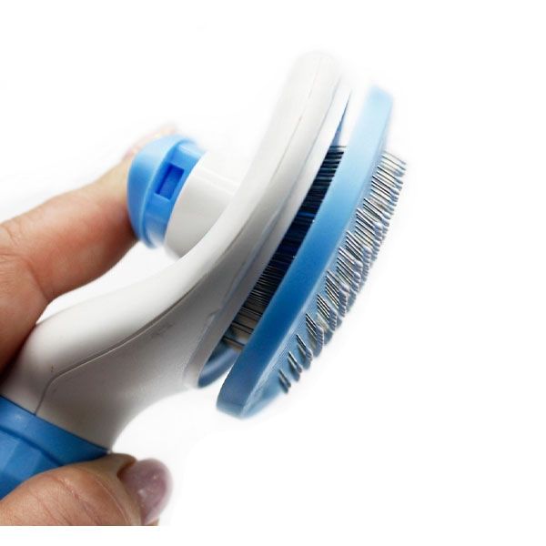 Пуходерка з кнопкою овал Сlean блакитна, 12 см 