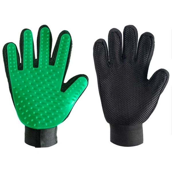 Рукавичка для вичісування вовни True Touch зелена 