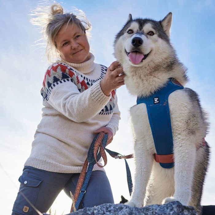 Зігріваюча шлея для собак Hurtta Weekend Warrior 45-60 см Синій