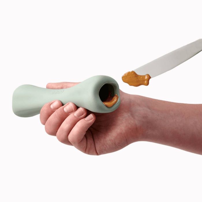 Жувальна іграшка з отвором для ласощів для собак Beco Pets Treat Bone Зелений