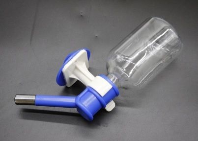 Поїлка Універсальна на клітину для тварин Синя 500 мл