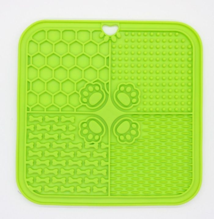 Килимок  для лизання з присоскою 2020см Салатовий 