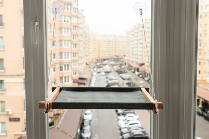 Гамак-ліжко Віконний 4327 см. Коричневе дерево, сіра тканина