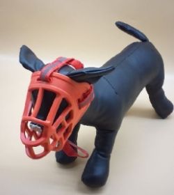 Намордник гумовий світловідбиваюча смуга  6 глибина 145  Діаметр 38-43см Червоний