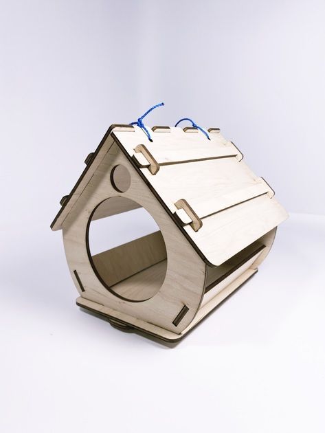 Годівниця для вуличних птахів. 21х20х19 см.