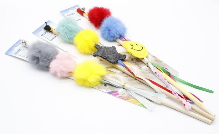 Вудочка з помпонами та іграшкою 45 см, HRSH9158 