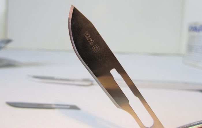 Скальпель хірургічний одноразовий MEDICARE  1шт 22